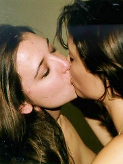 girls kissing megamix 109