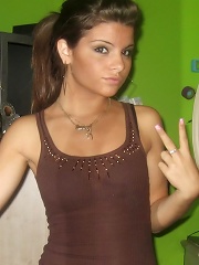 mindblowing girl but so nonnude it makes me sick and vomit on keybrd