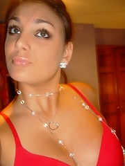 Pussy lips between nice hips
